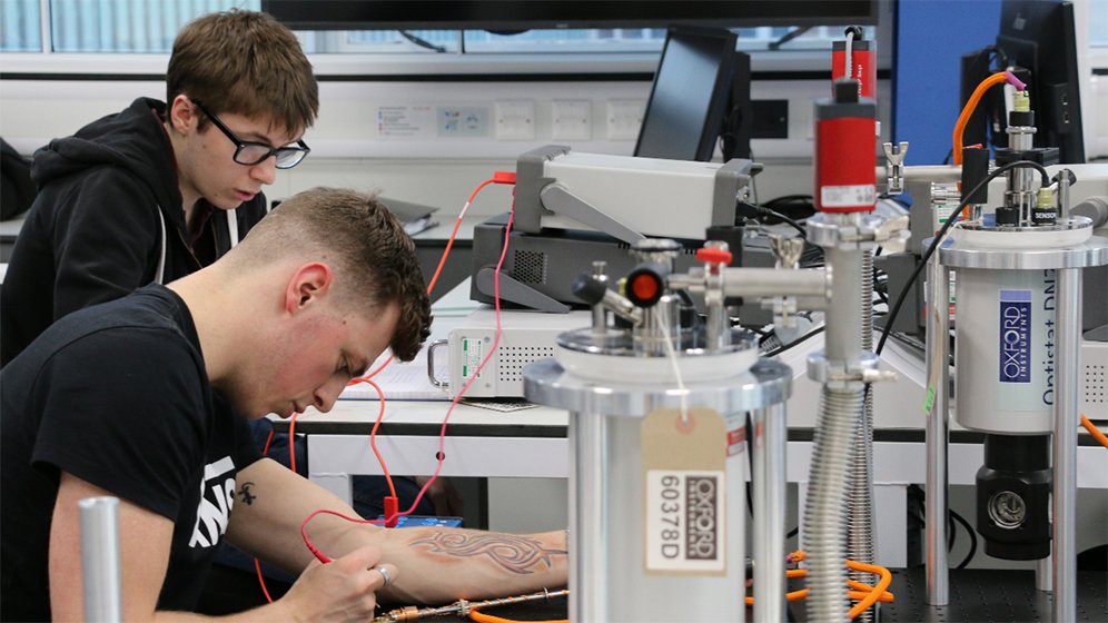 Students working in cryogenics labs